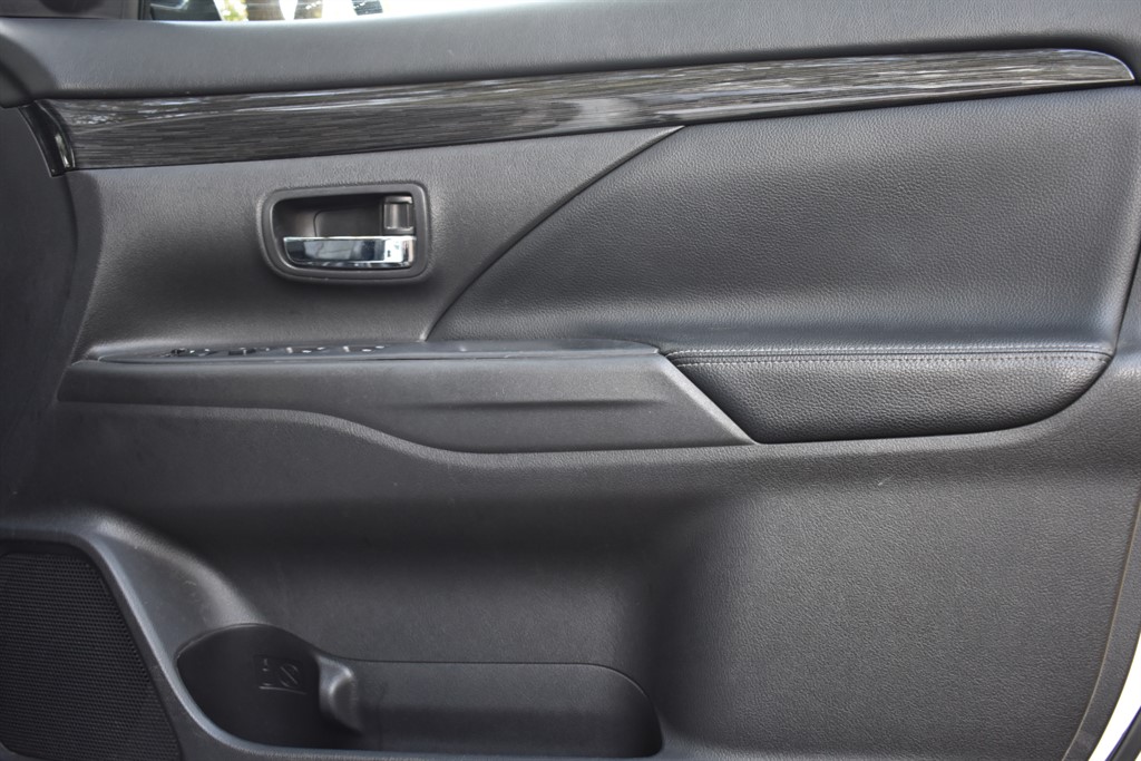 Used Mitsubishi Outlander 2016 for sale - 76355297: Photo 27