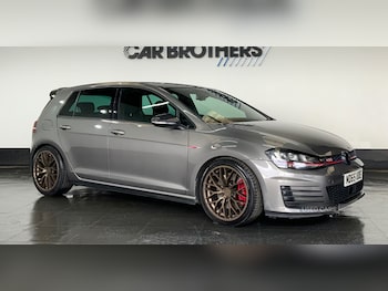 Volkswagen - Golf