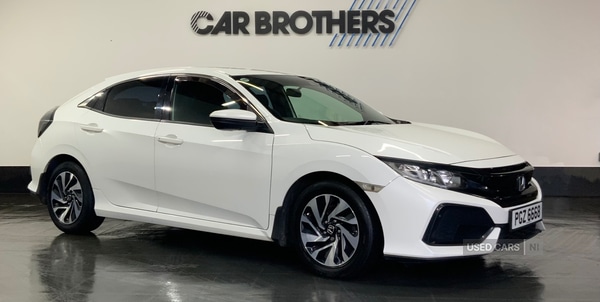 Used Honda Civic 2018 for sale - 76399790: Photo 2