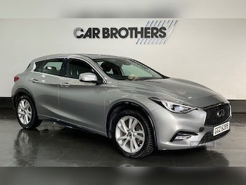 Infiniti - Q30