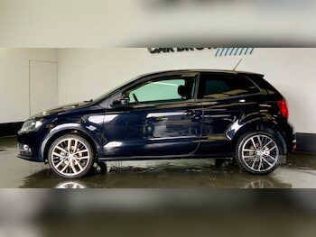Used Volkswagen Polo 2015 for sale - 78602447: Photo
