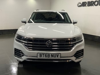 Used Volkswagen Touareg 2018 for sale - 76840170: Photo