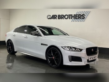 Used Jaguar XE 2018 for sale - 77268373: Photo