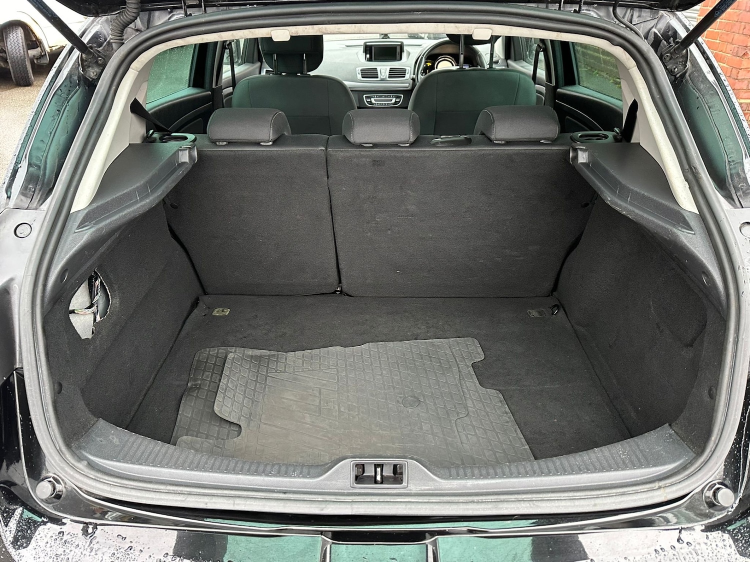 Used Renault Megane 2015 for sale - 76968296: Photo 10