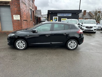 Used Renault Megane 2015 for sale - 76968296: Photo