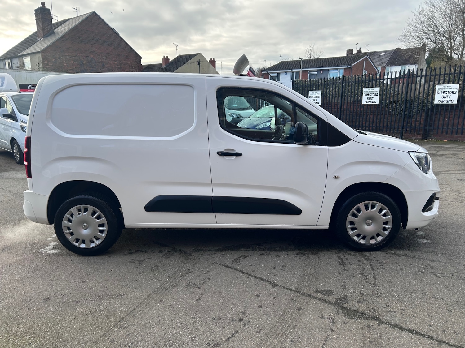 Used Vauxhall Combo 2020 for sale - 76707196: Photo 2