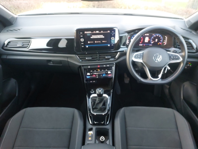 Used Volkswagen T-Roc 2023 for sale - 77197213: Photo 2