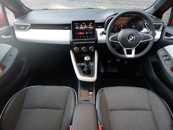 Used Renault Clio 2022 for sale - 76764317: Photo