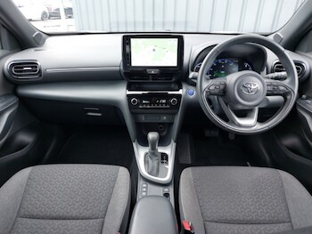 Used Toyota Yaris Cross 2022 for sale - 75510332: Photo