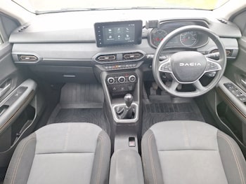 Used Dacia Sandero Stepway 2024 for sale - 79525379: Photo