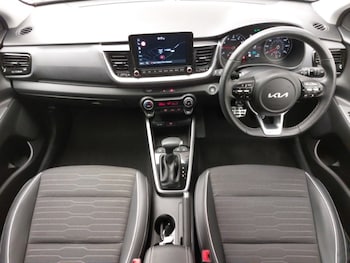 Used Kia Stonic 2024 for sale - 76387750: Photo