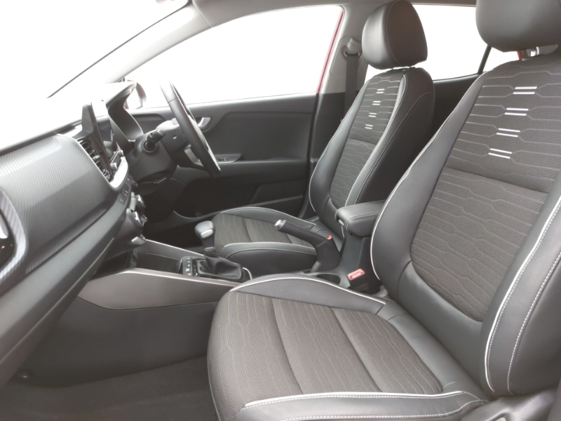 Used Kia Stonic 2024 for sale - 76387750: Photo 5