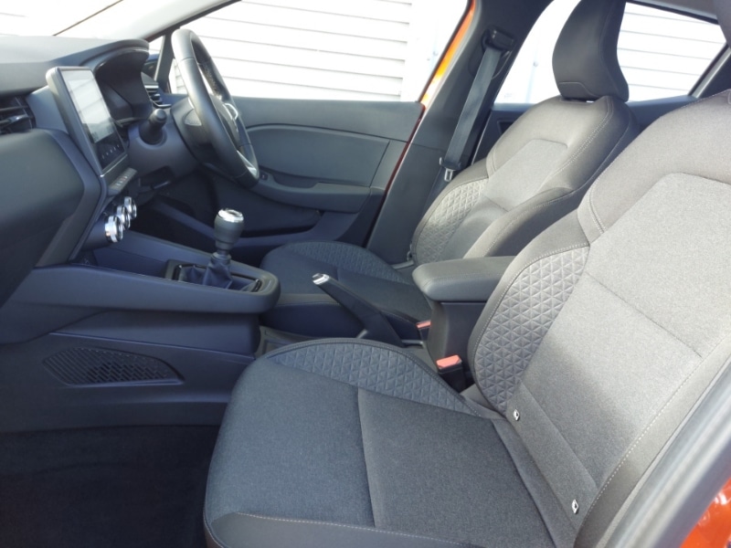 Used Renault Clio 2022 for sale - 76347895: Photo 5