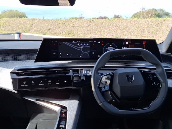 Used Peugeot 3008 2024 for sale - 76305970: Photo 2