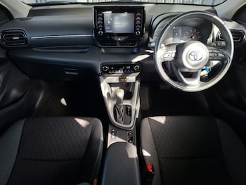 Used Toyota Yaris 2023 for sale - 78983152: Photo