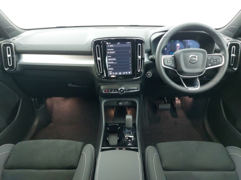 Used Volvo XC40 2025 for sale - 77797659: Photo 2