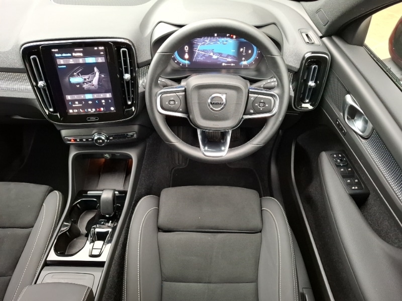 Used Volvo XC40 2025 for sale - 77035451: Photo 2