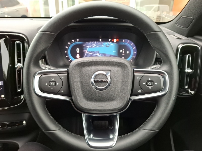 Used Volvo XC40 2025 for sale - 77035451: Photo 7