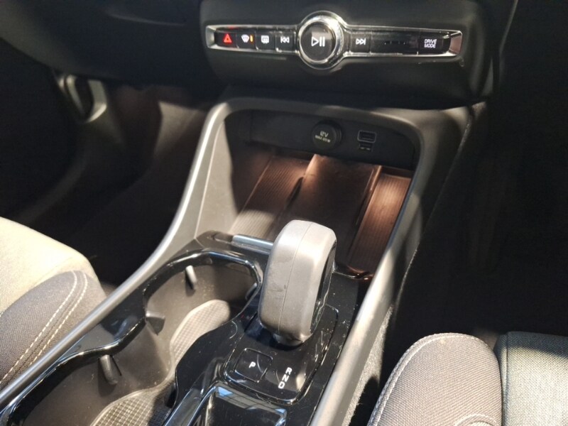 Used Volvo XC40 2023 for sale - 78218893: Photo 11