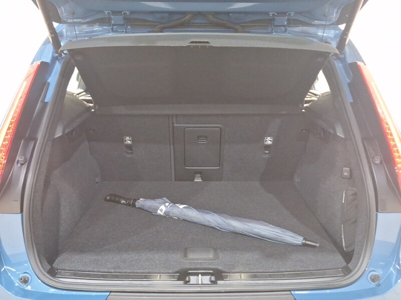 Used Volvo XC40 2023 for sale - 78218893: Photo 8