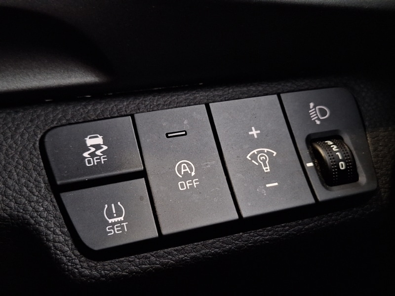 Used Kia Stonic 2023 for sale - 76578678: Photo 12