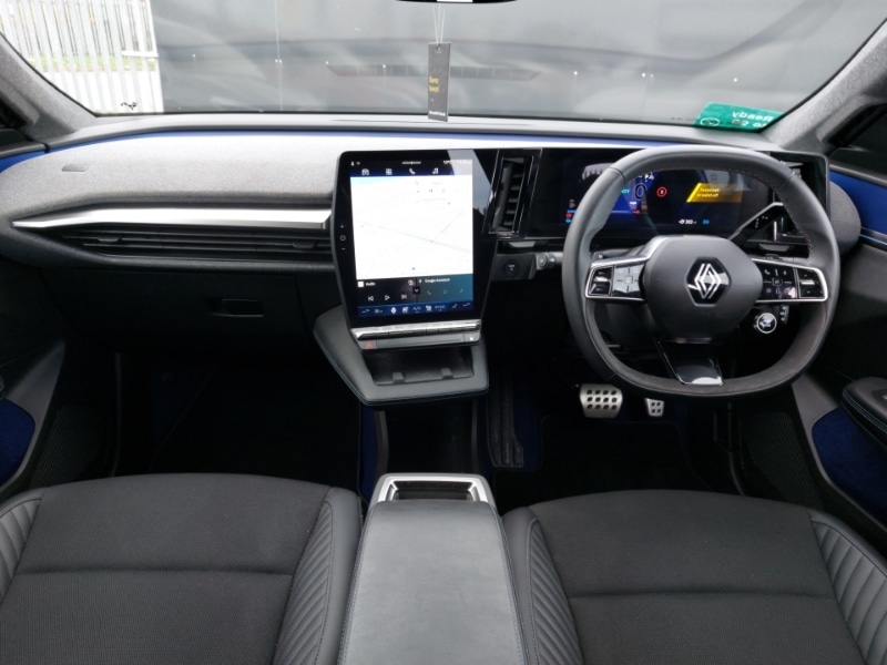 Used Renault Scenic E-Tech 2024 for sale - 76537530: Photo 2