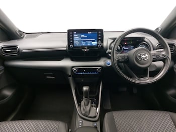 Used Toyota Yaris 2022 for sale - 75594960: Photo