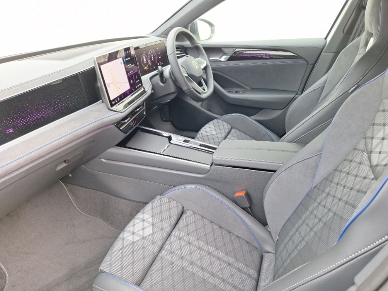 Used Volkswagen Passat 2025 for sale - 76713940: Photo 5