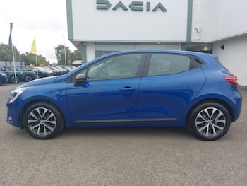 Used Renault Clio 2023 for sale - 76947987: Photo