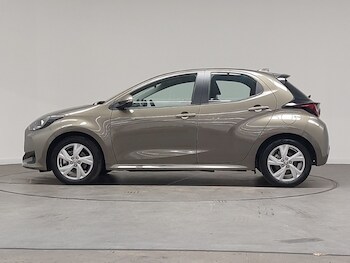 Used Toyota Yaris 2024 for sale - 77948625: Photo