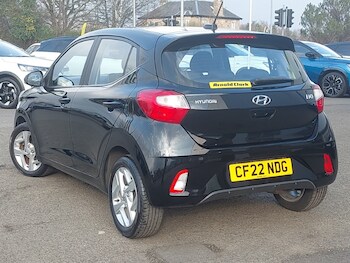 Used Hyundai i10 2022 for sale - 77752702: Photo
