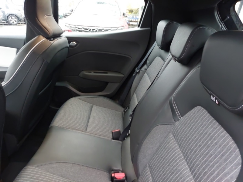 Used Renault Clio 2021 for sale - 76695107: Photo 6