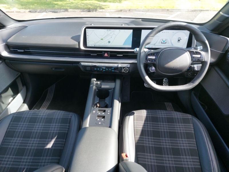 Used Hyundai IONIQ 6 2024 for sale - 76778992: Photo 2