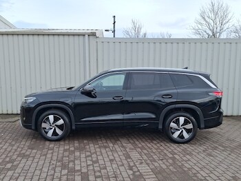 Used Volkswagen Touran 2025 for sale - 77347814: Photo