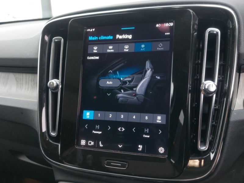 Used Volvo XC40 2024 for sale - 77954552: Photo 11