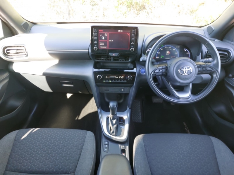 Used Toyota Yaris Cross 2022 for sale - 76838719: Photo 2