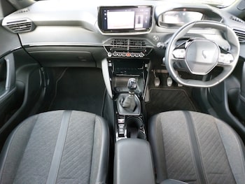 Used Peugeot 2008 2023 for sale - 77569618: Photo