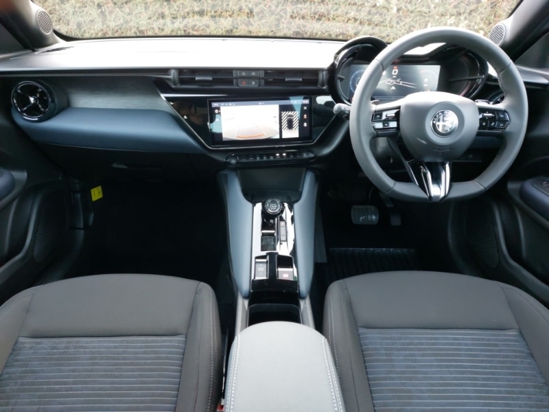 Used Alfa Romeo Junior 2025 for sale - 77985984: Photo 2