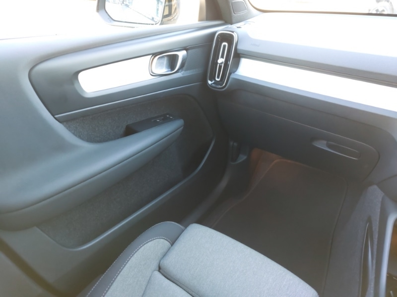 Used Volvo XC40 2023 for sale - 76375174: Photo 10