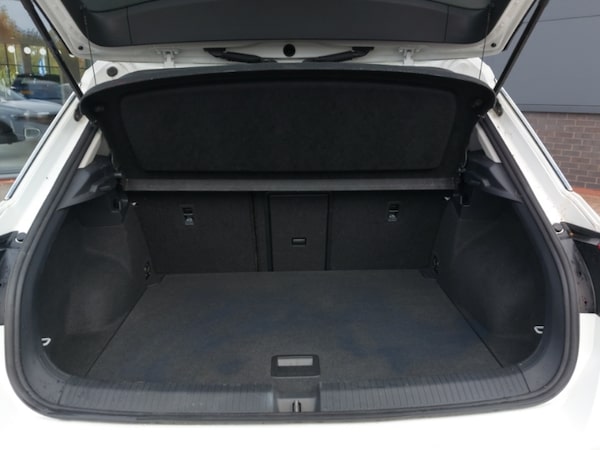 Used Volkswagen T-Roc 2022 for sale - 76301216: Photo 8