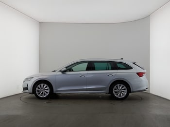 Used Skoda Octavia 2024 for sale - 75828003: Photo