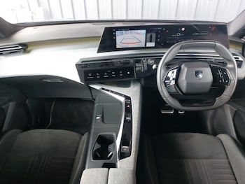 Used Peugeot 3008 2024 for sale - 77049509: Photo