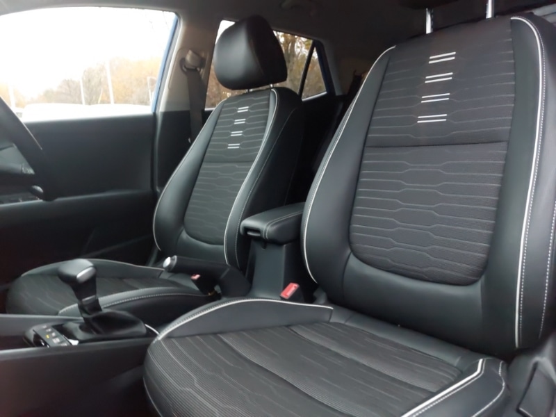 Used Kia Stonic 2024 for sale - 76511218: Photo 12