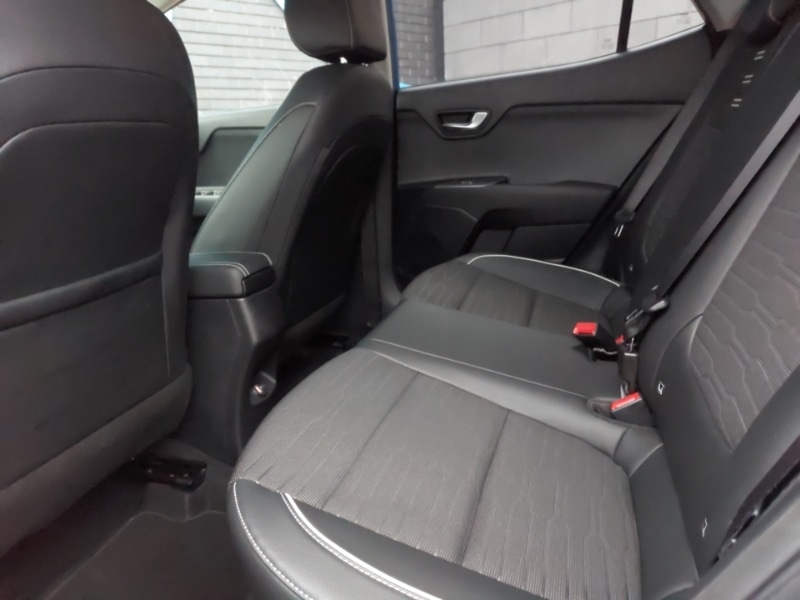 Used Kia Stonic 2024 for sale - 76511218: Photo 6