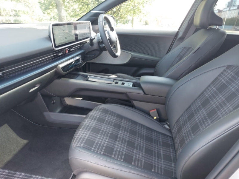 Used Hyundai IONIQ 6 2024 for sale - 77196866: Photo 5