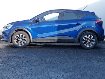 Used Renault Captur 2023 for sale - 77353253: Photo