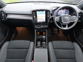 Used Volvo XC40 2025 for sale - 76978619: Photo