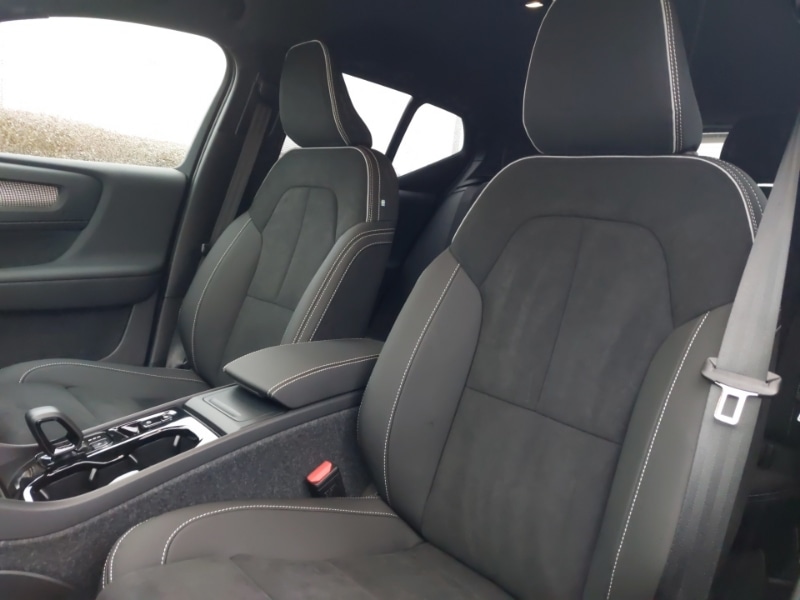 Used Volvo XC40 2025 for sale - 76978619: Photo 5