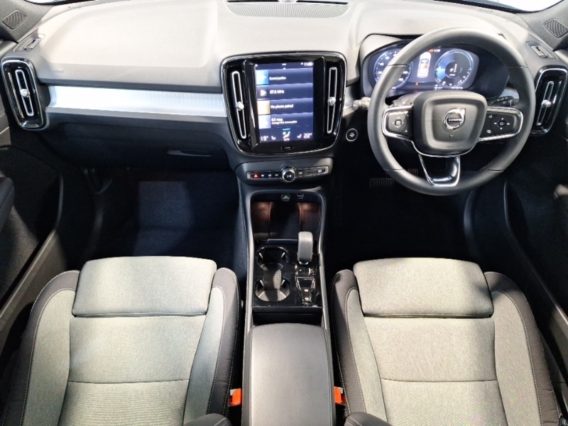 Used Volvo XC40 2023 for sale - 77777858: Photo 2