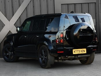 Used Land Rover Defender 2023 for sale - 78730301: Photo